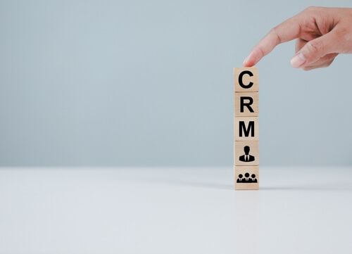 הטמעת CRM